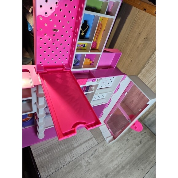 Barbie Dream Closet Playset HBV28 2021 Mattel Pink Fold-Out Closet w/ Hangers - Picture 10 of 15